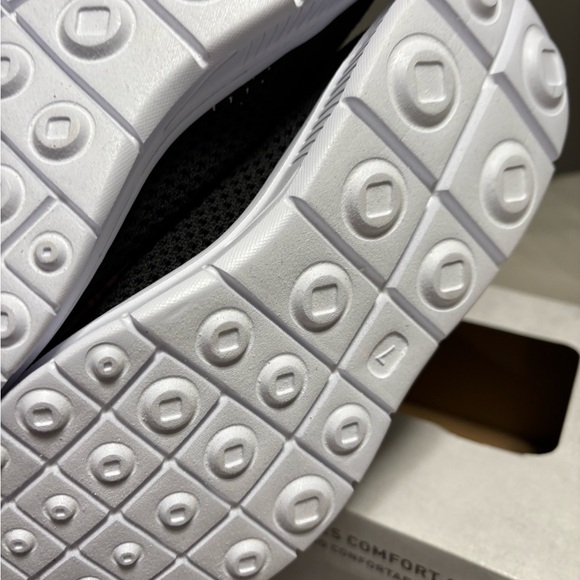 Trane Women's Black Athletic Slip-On Shoes - Picture 9 of 11